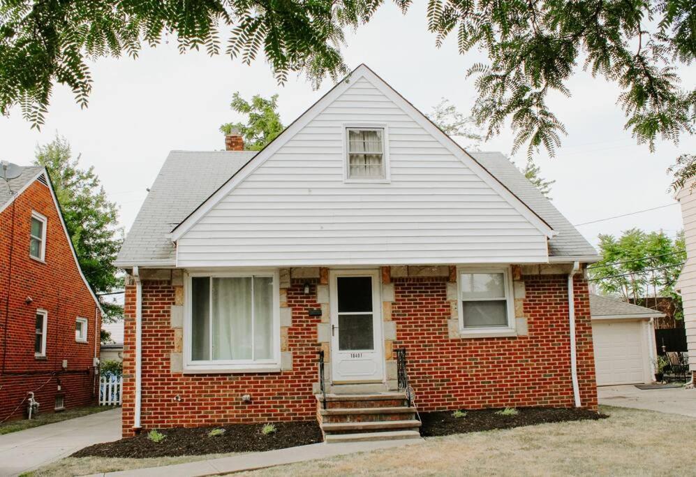 Cozy House Near Lake Erie, 10 Minutes To Downtown. Кливленд Экстерьер фото