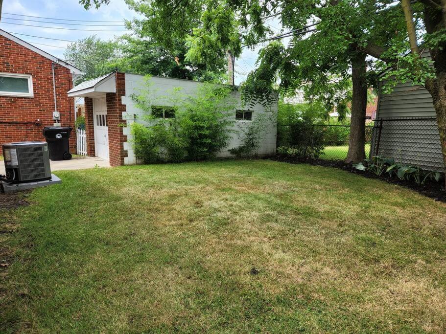 Cozy House Near Lake Erie, 10 Minutes To Downtown. Кливленд Экстерьер фото